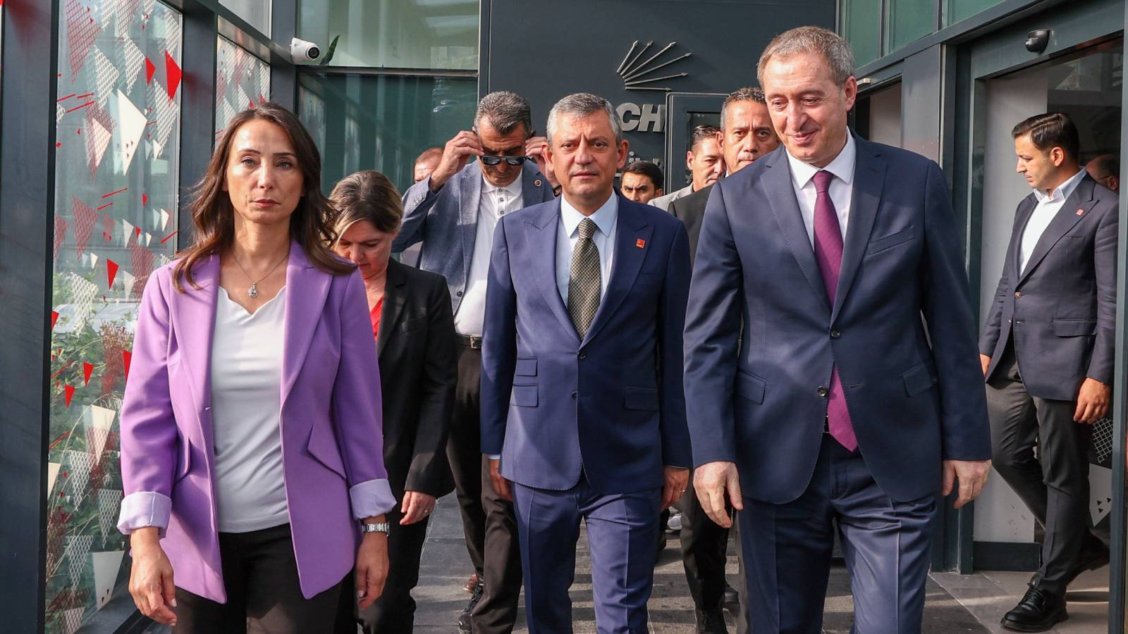 ozgur ozeli ziyaret eden bakirhan antidemokratik uygulamalar baris surecini tikamaya calisiyor Ef3iLHGT