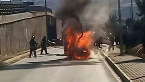 seyir halindeki arac alev alev yandi Ehy4aGwQ