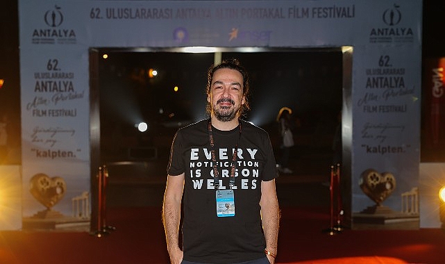 dunyanin ilk yapay zek belgeseli post truth altin portakaldaydi EfX5dL5E.jpg