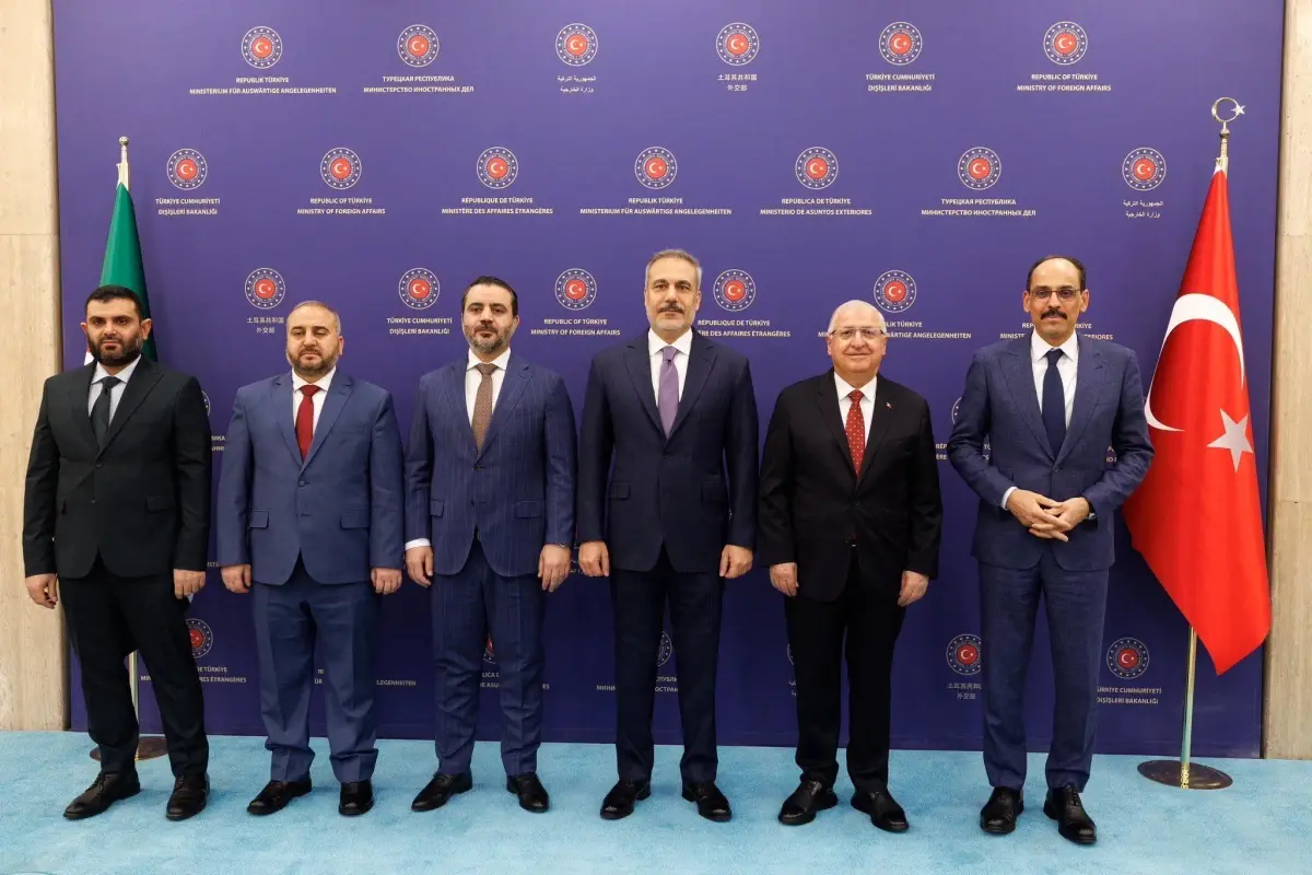 turk ve suriyeli yetkililer suriyenin toprak butunlugu icin bir araya geldi kF4SjIVI.jpg