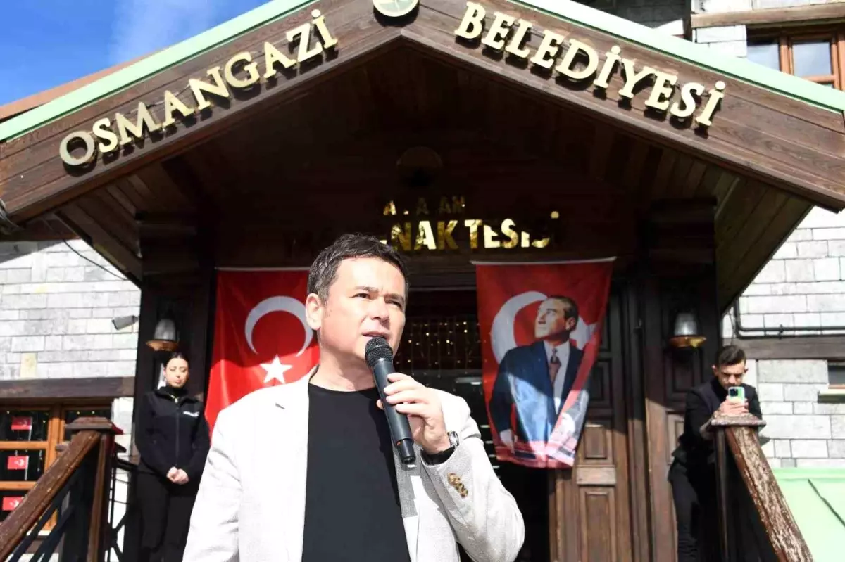 uludagda yuzlerce kisi cumhuriyetin izinde yurudu PF9FKxXv.jpg