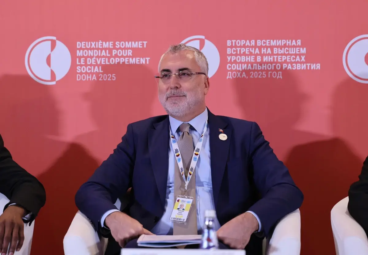 bakan isikhan kuresel sosyal adalet koalisyonu forumuna katildi PyceGXAx.jpg