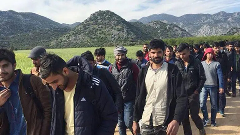 avrupa-afganistan-ile-masaya-oturuyor-konu-multeciler-2UD1WtGK