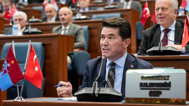 baskan-kaya-trabzonsporun-siyasete-alet-edilmesine-tepki-gosterdi-C45mxxW1