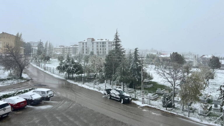 eskisehirin-bazi-ilceleri-gune-beyaz-ortuyle-uyandi-9vE4e5Vm