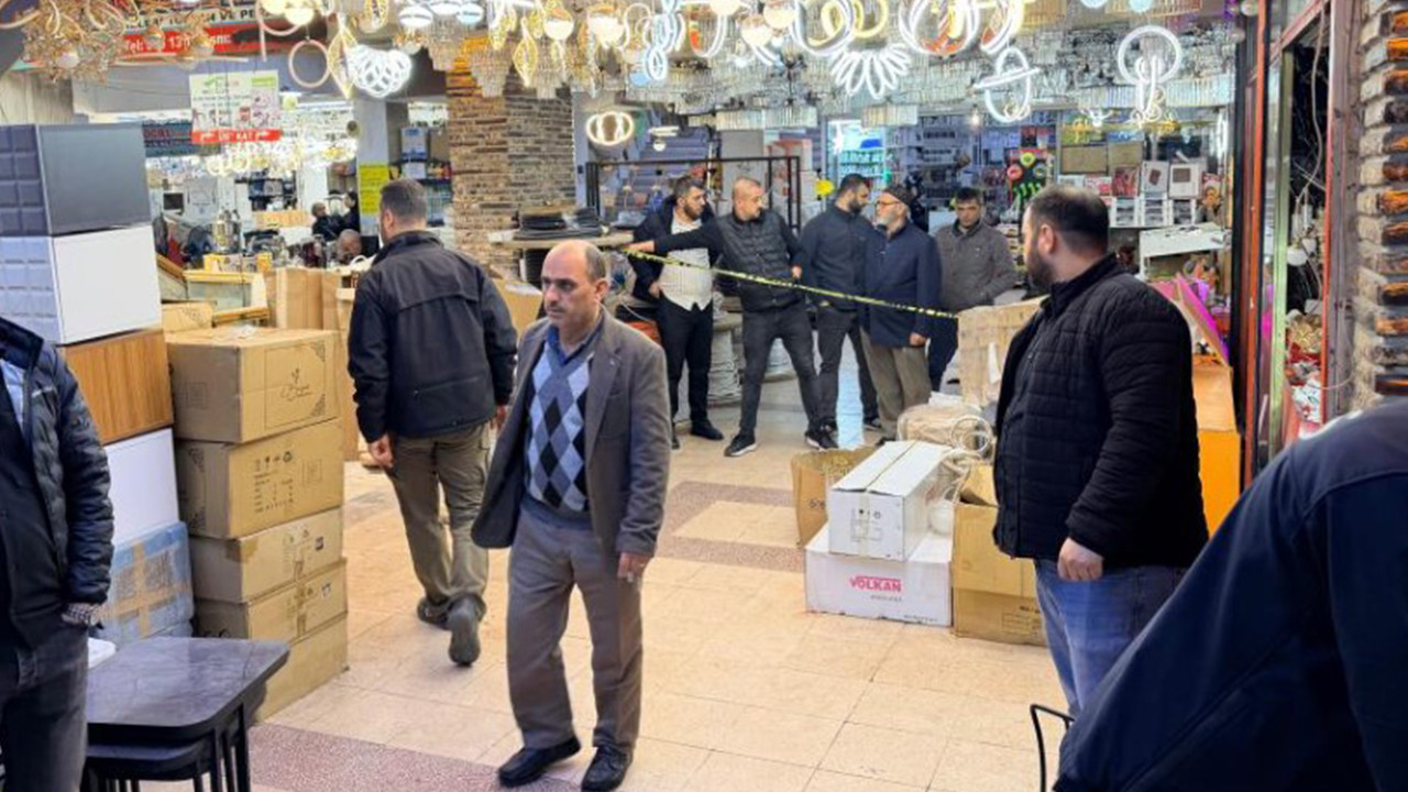 is-yerinde-silahli-saldiri-basindan-ve-gogsunden-vuruldu-fpBsDsFW