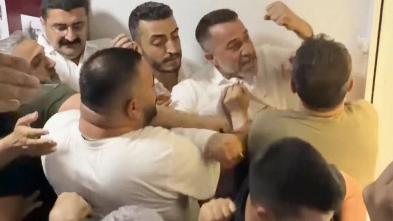 İzmir’de butlan şiddeti kamerada! İl başkanvekilini yumrukladılar