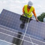 Gunes panellerindeki gizli tehlike duyan apar topar catidan sokuyor bdEnQ1tn