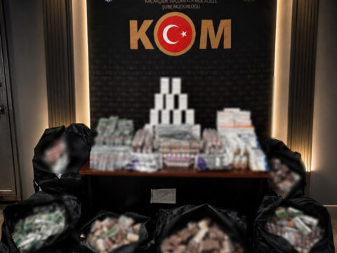 Kacak ilac operasyonunda dikkat ceken bilanco 100 bine yakin tablet ele gecirildi g27ssluA