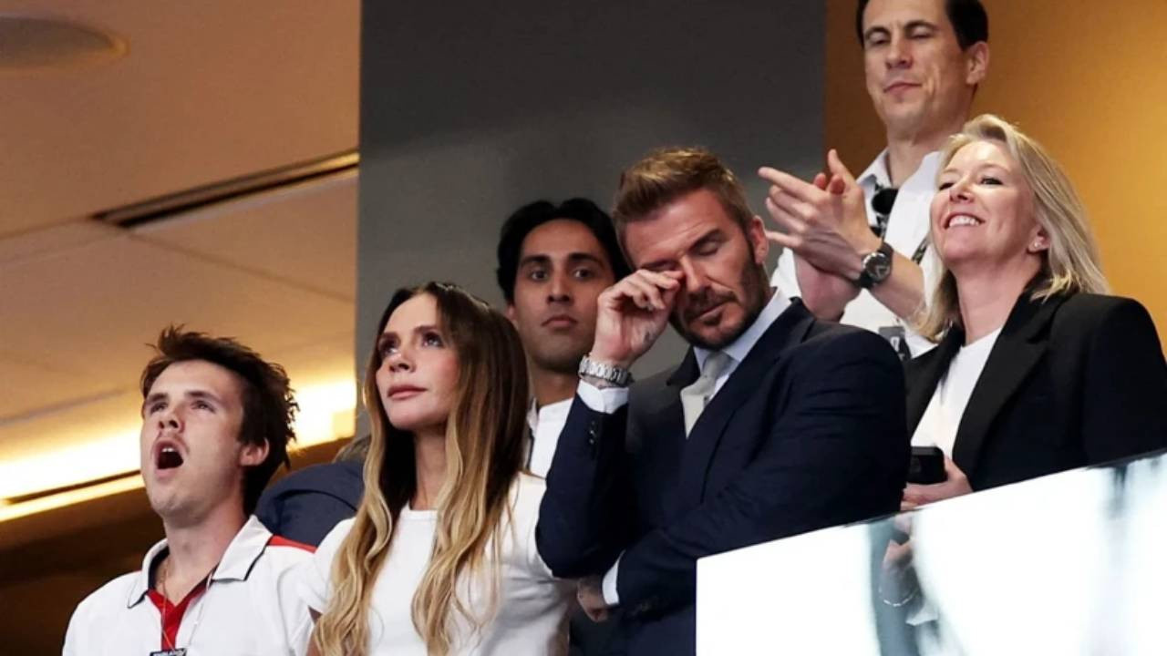Tribunde gozyaslari david beckhamin dunya kupasi hayali boyle yikildi 2cA61Nsr